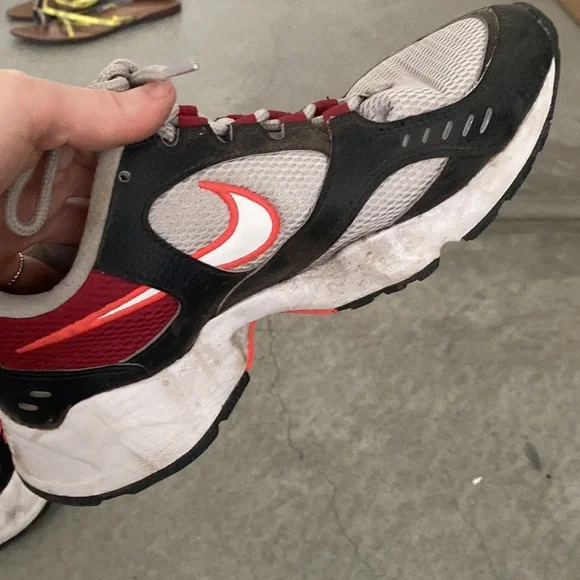 Nike shoes - Picture 3 of 5